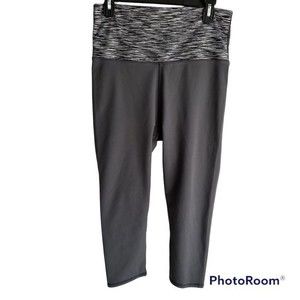 FABLETICS SALAR Gray Ladies Athletic Yoga‎ Running Ladies Foldover Capri, M
